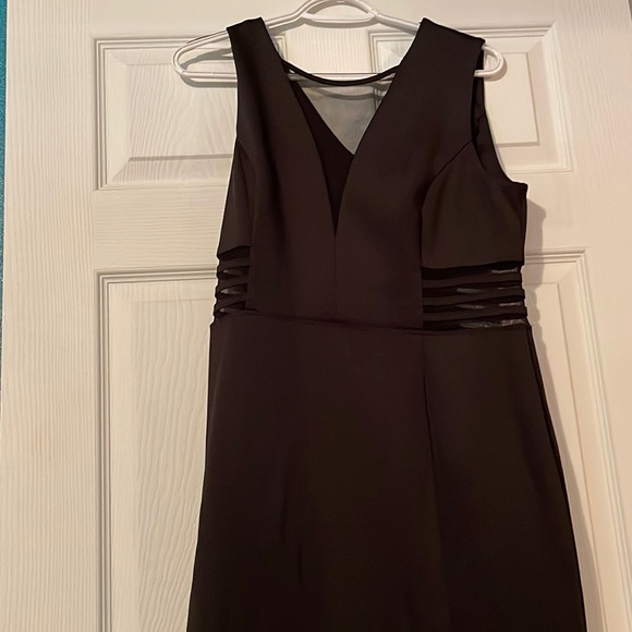 Formal black dress, 3 small slits on the side - Picture 1 of 3